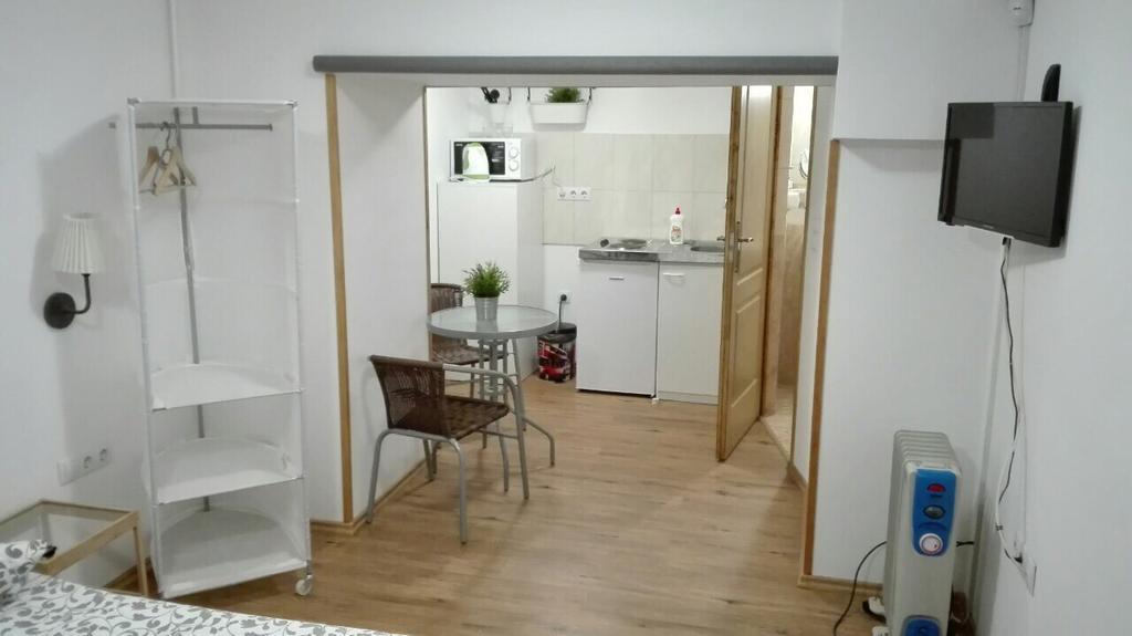 Apartman Vorosmarty Apartamento Budapeste Exterior foto